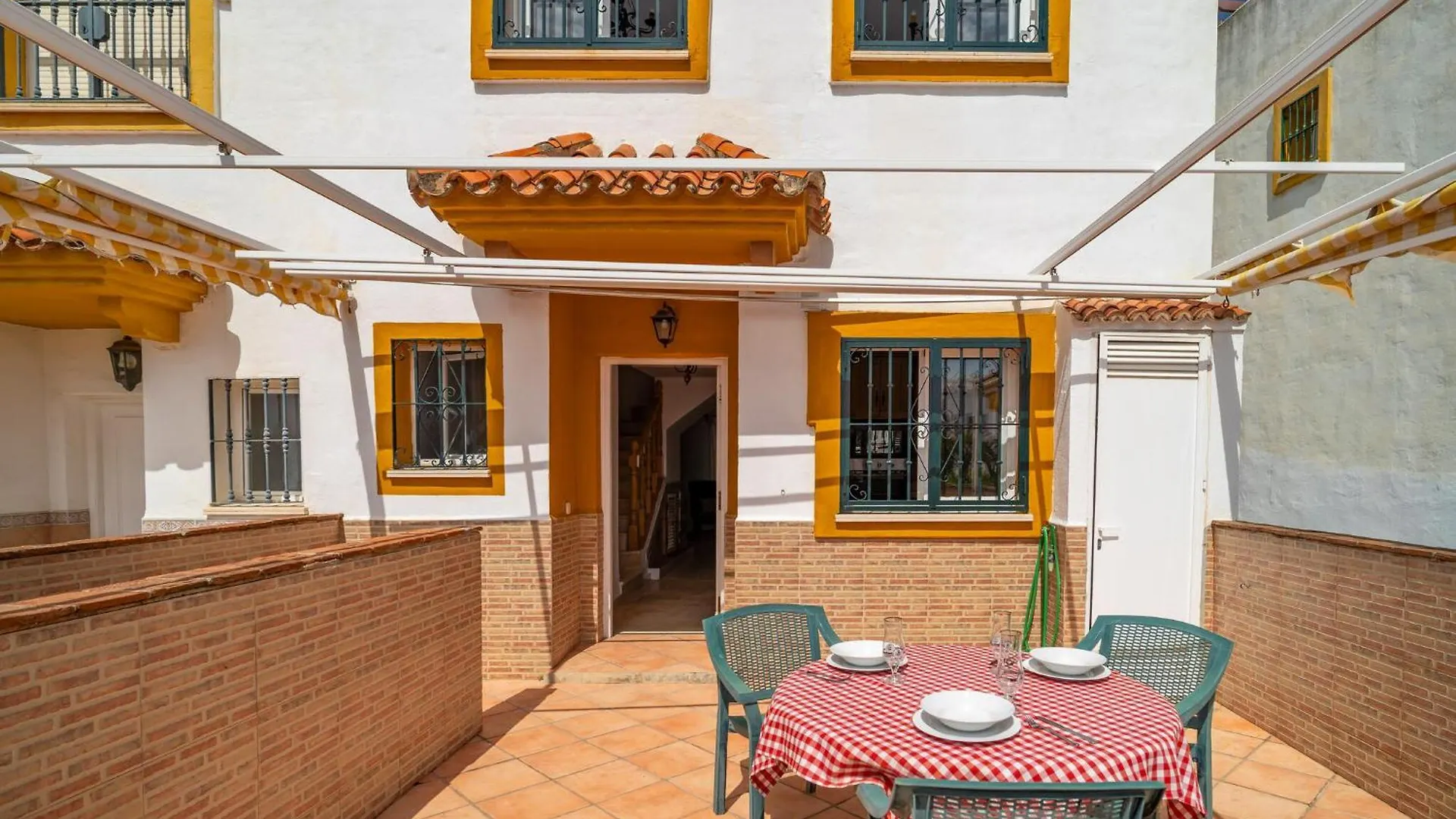 4 Bedroom Gorgeous Home In Marbella 0*,