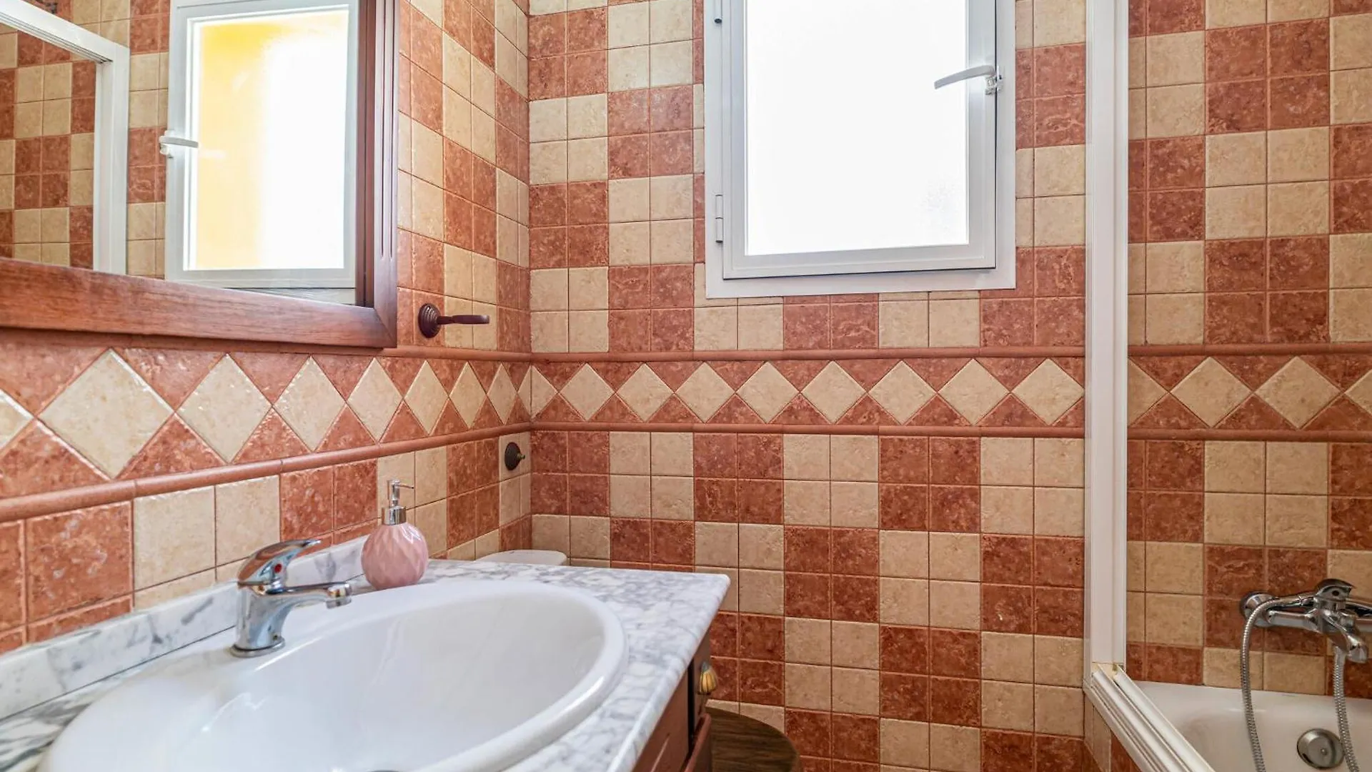בית נופש 4 Bedroom Gorgeous Home In מארבלה ספרד